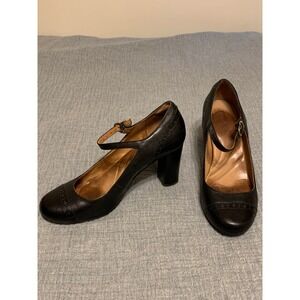 Clarks Black Leather Mary Jane Heels Shoes Womens 10M Buckle Strap Textured